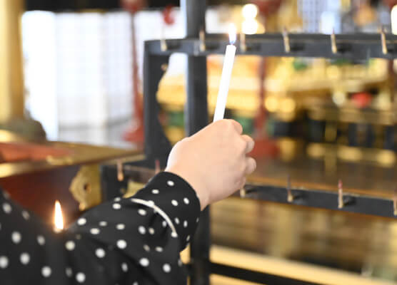 image：Traditional Method of Worship in Buddhism