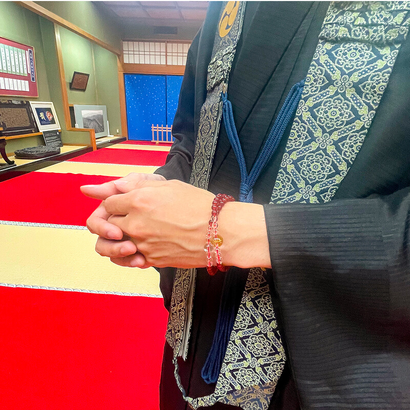 画像：ご寄進いただいた方にお渡しする腕念珠